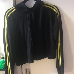 black cropped hoodie yellow racing stripes